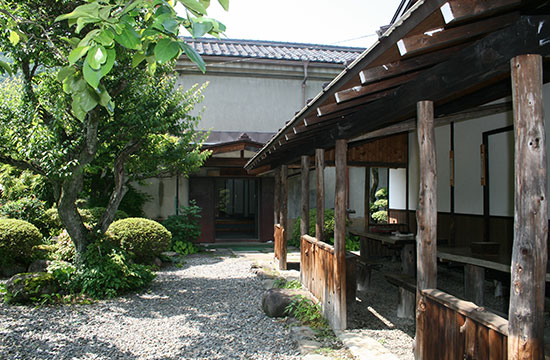 高瀬家藤村資料館